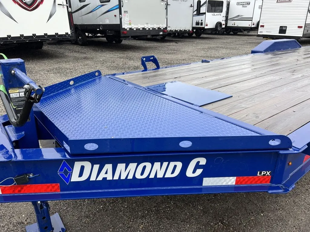 2022 Diamond C 7×24 20K Low Profile Equipment Trailer w/Max Ramps - Image 8